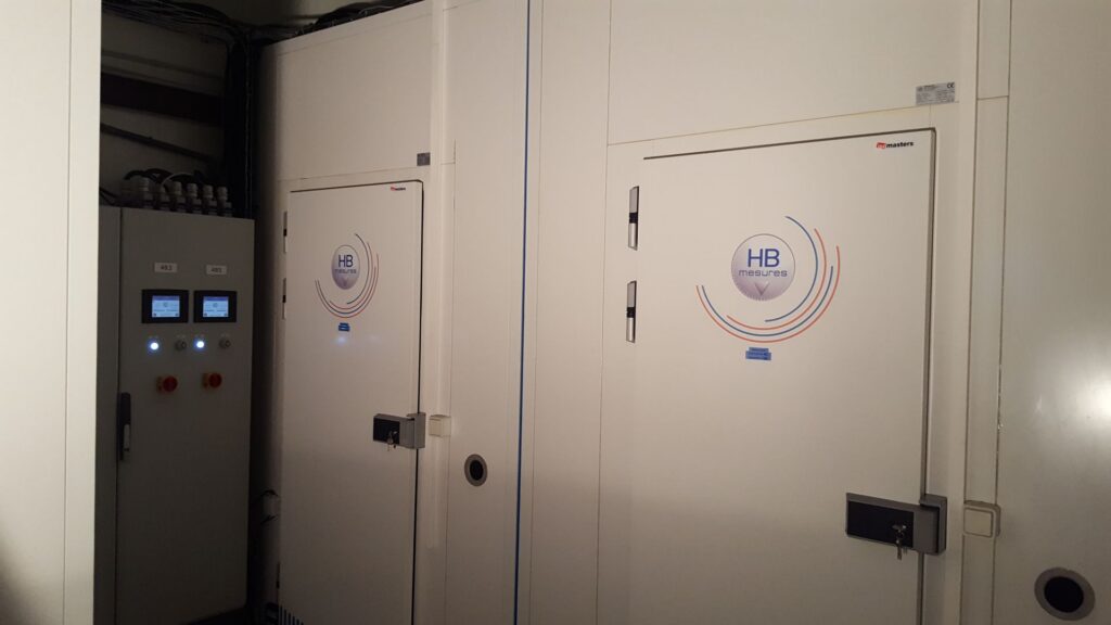 Chambre climatique en back up – double machinerie autonome pour fonctionnement 24/7 - Image 1