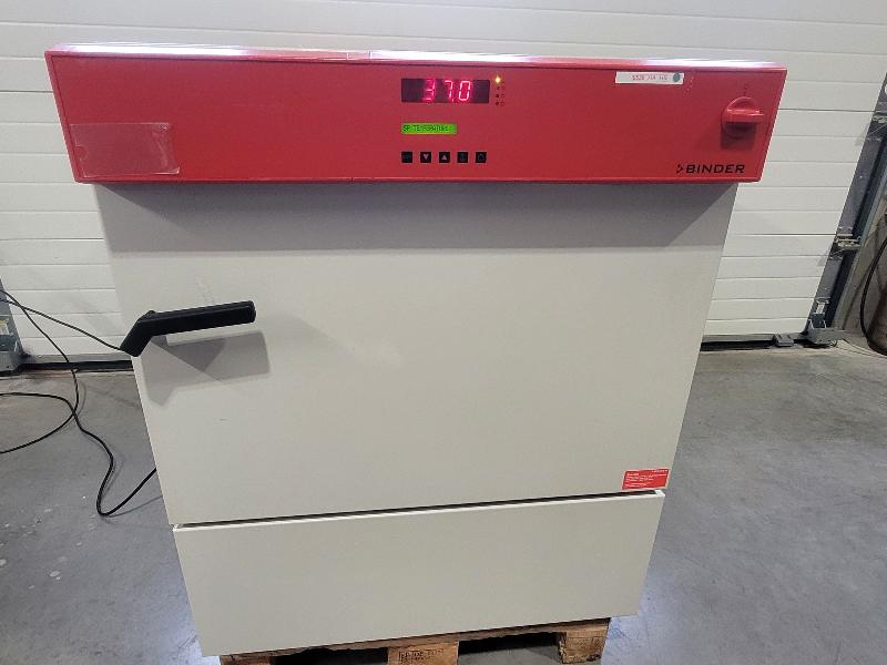 Incubateur / étuve réfrigéré BINDER KB-115 avec convection forcée 100°C - Image 1