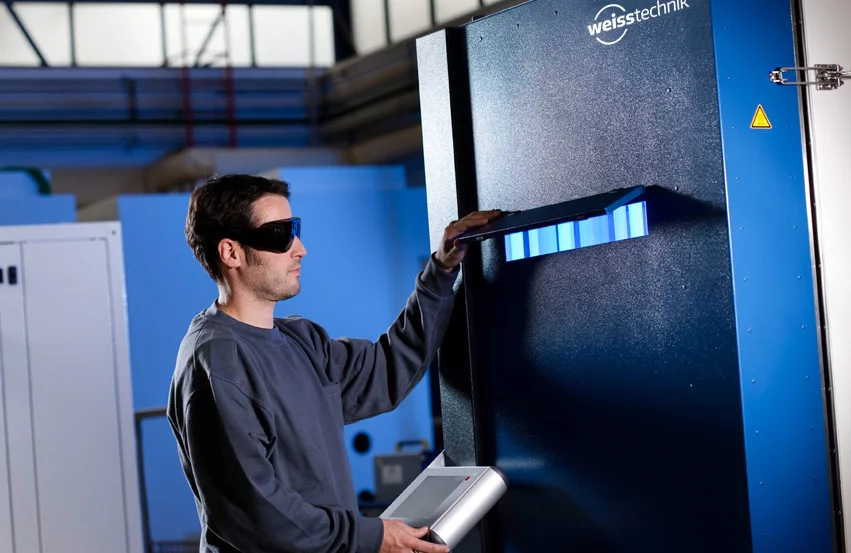 Testeur UV global type Global UV3 200 – Essais d&rsquo;exposition aux intempéries selon normes DIN EN ISO - Image 1