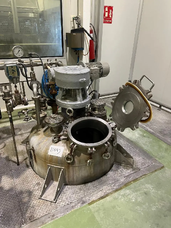 Réacteur bachiller en inox 1200 litres avec agitation et demi tige – référence                        :                         c11893 - Image 1