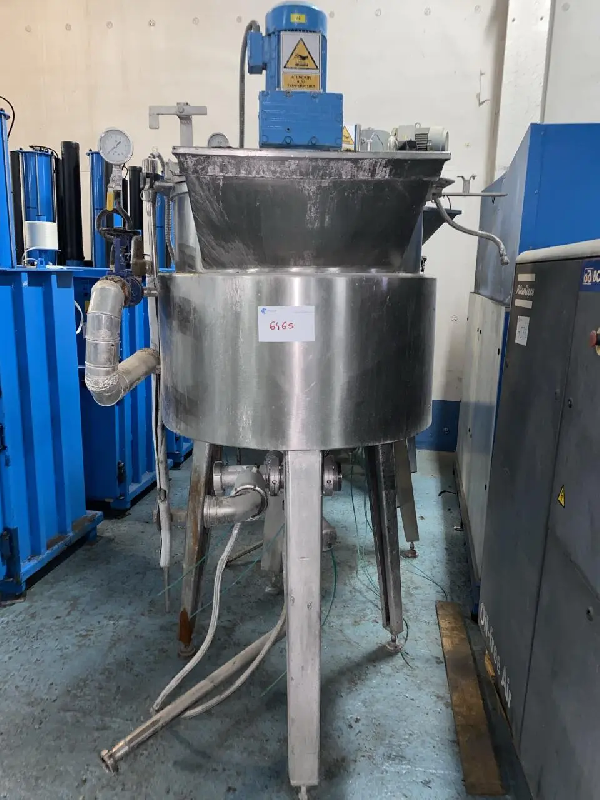 Réacteur en acier inoxydable 230 litres avec agitation et coque d&rsquo;occasion_99 – référence                        :                         c6465 - Image 1