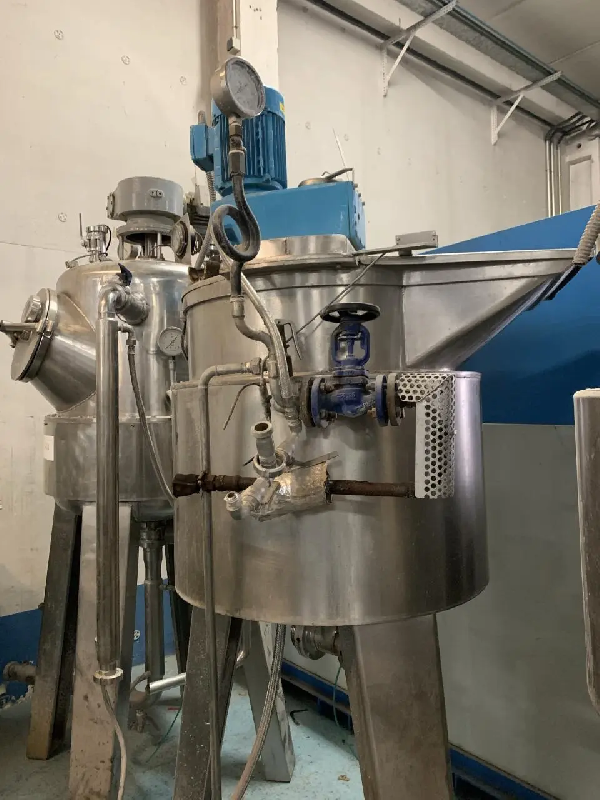 Réacteur en acier inoxydable 230 litres avec agitation et coquille d&rsquo;occasion – référence                        :                         c6464 - Image 1