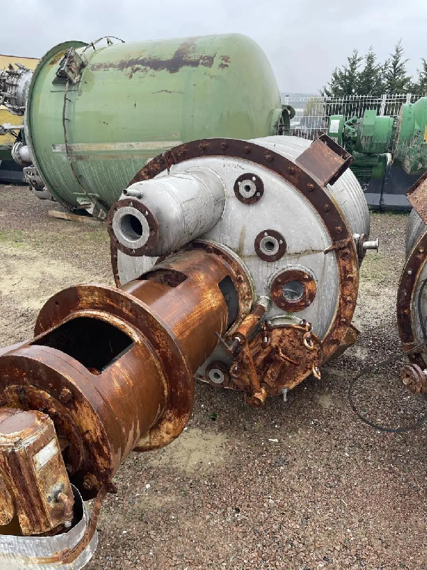 Réacteur inox 316 2000 litres d&rsquo;occasion avec agitation et demi tige – référence                        :                         c6843 - Image 1