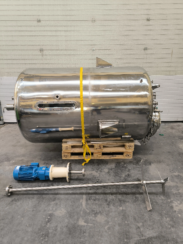 Réacteur inoxcal acier inoxydable 2500 litres avec agitation – référence                        :                         c14025-c14024 - Image 1