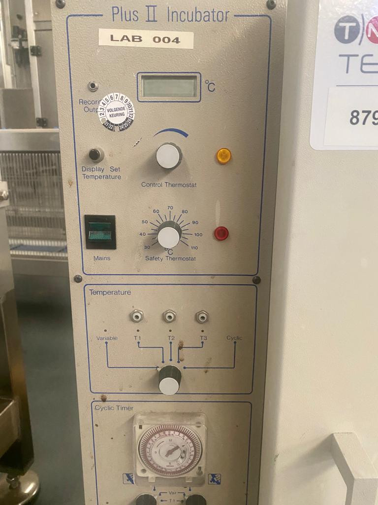 Incubateur de laboratoire Gallenkamp Plus II d&rsquo;occasion – 480 mm x 480 mm x 650 mm, 220 V, 500 W 2