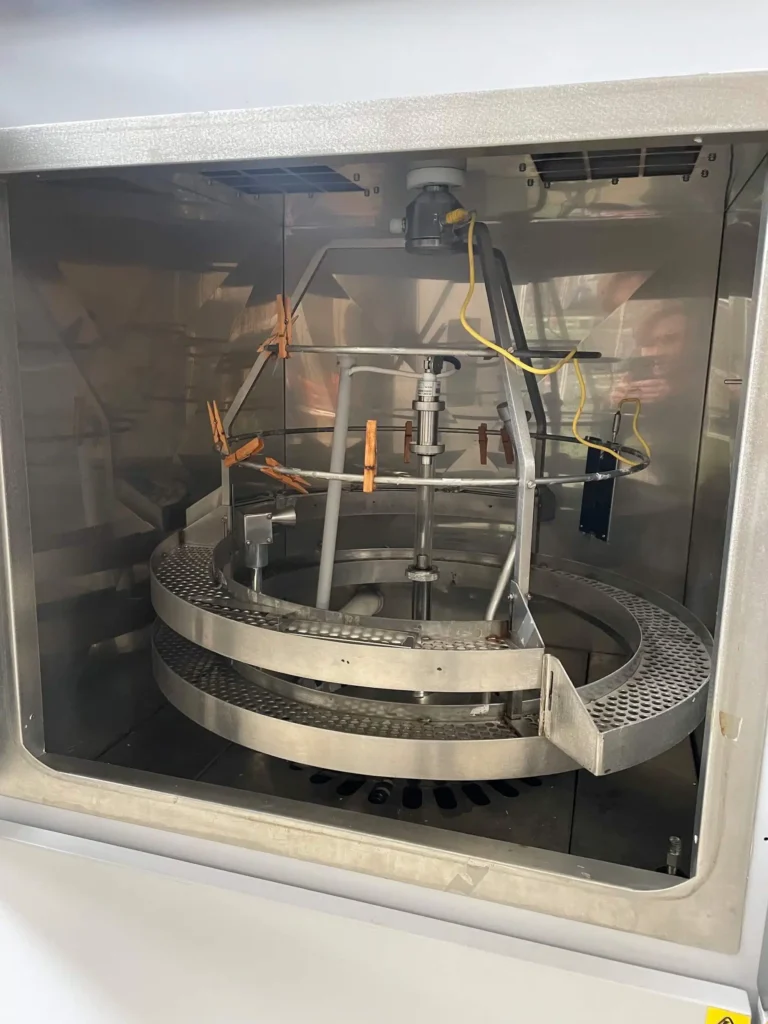 ATLAS CI4000 – Enceinte de vieillissement Xenon avec pulvérisation avant et arrière - Image 4