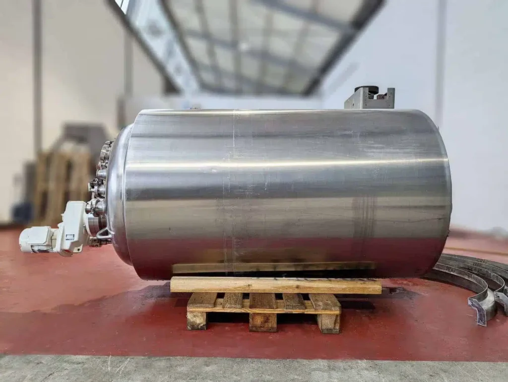 Réacteur inox Boccard 1100 L – cuve de process avec double enveloppe 3